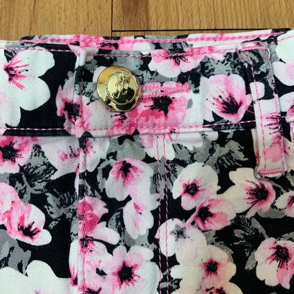 Juicy Couture Pink Floral High Rise Shorts - Picture 5 of 10